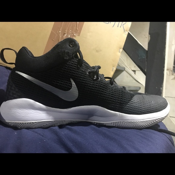 Nike zoom rev 17 basketball shoes - Picture 2 of 2